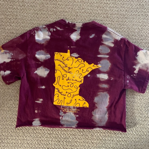 University of Minnesota Bleach Dye Crop T-shirt - Picture 2 of 4